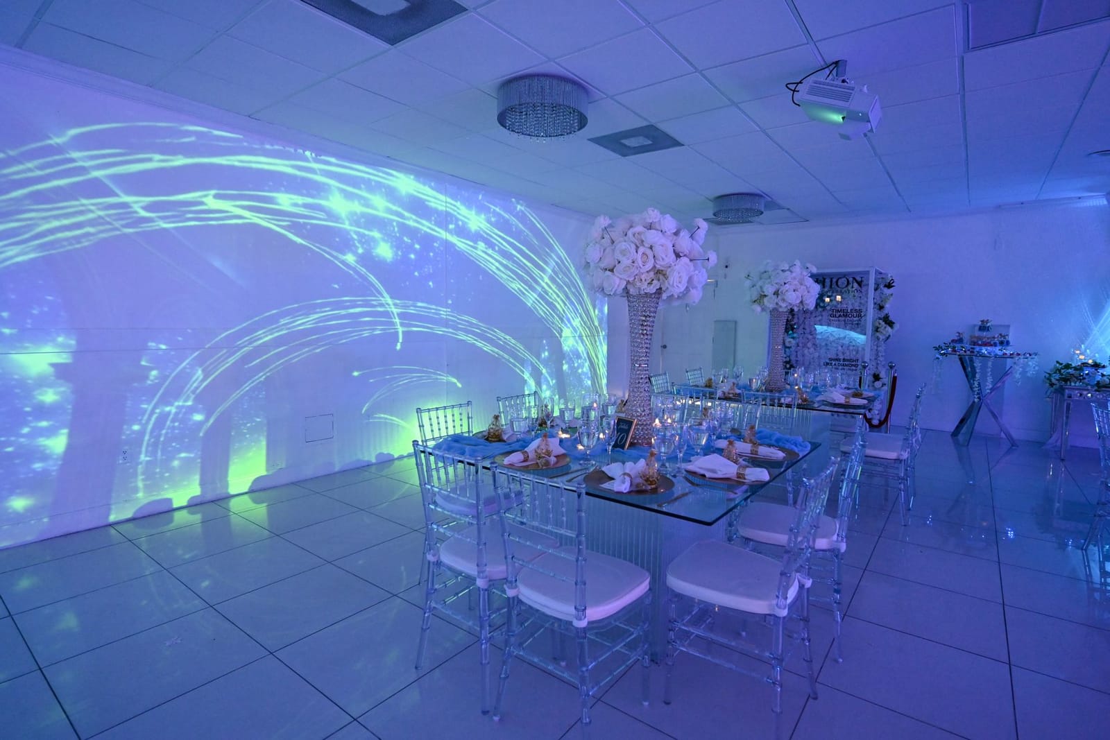 Salón de Diamond Venue Doral con proyección mapeada 360° en paredes y techo
